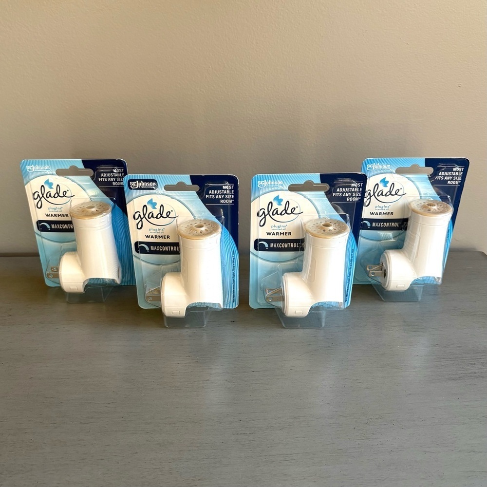Glade Plugins Scented Oil Warmer Plug In Air Freshener Adjustable White  x4 NEW